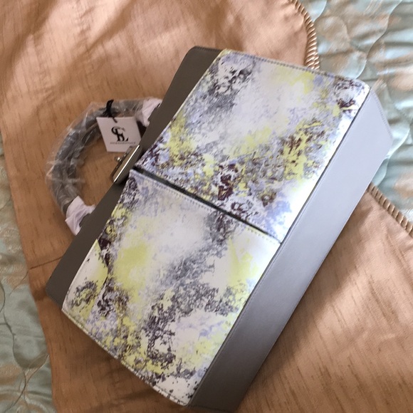 Snob Essentials Handbag - Picture 2 of 8